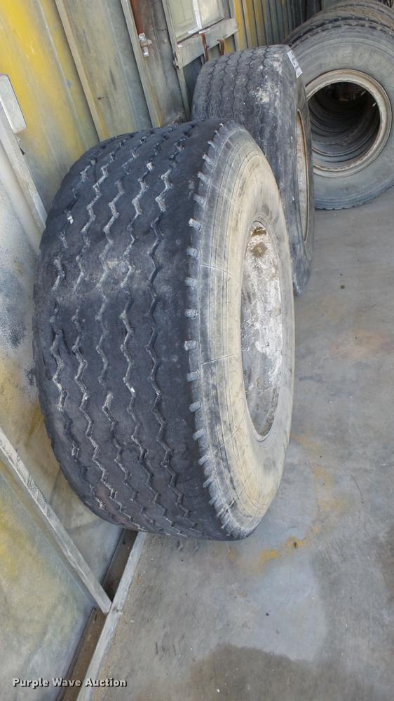 image for item DF3271 (8) tires and wheels