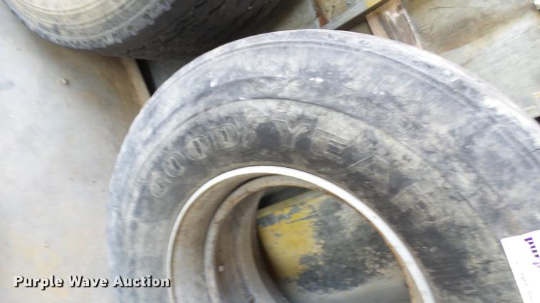 image for item DF3271 (8) tires and wheels