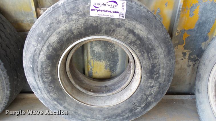 image for item DF3271 (8) tires and wheels