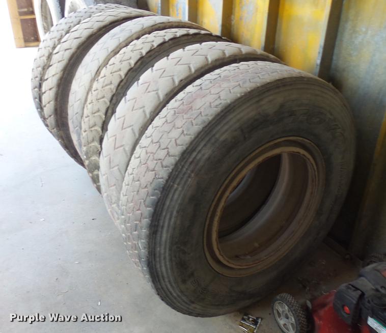 image for item DF3271 (8) tires and wheels