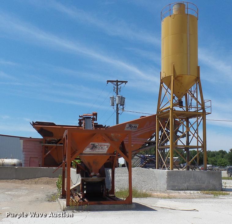 image for item DF3272 1979 Ross Rustler ready mix plant