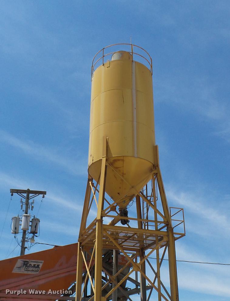 image for item DF3272 1979 Ross Rustler ready mix plant