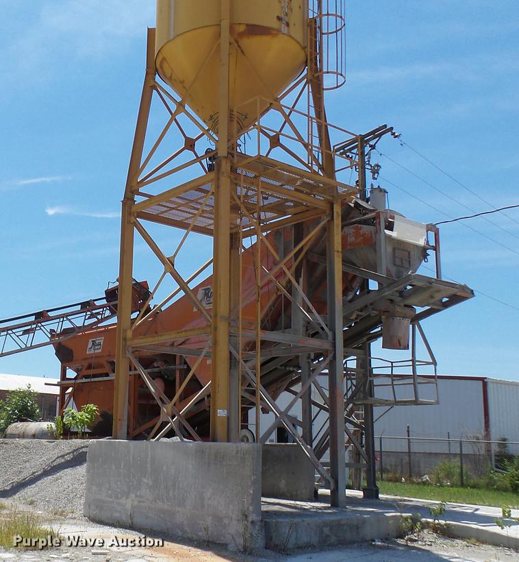 image for item DF3272 1979 Ross Rustler ready mix plant