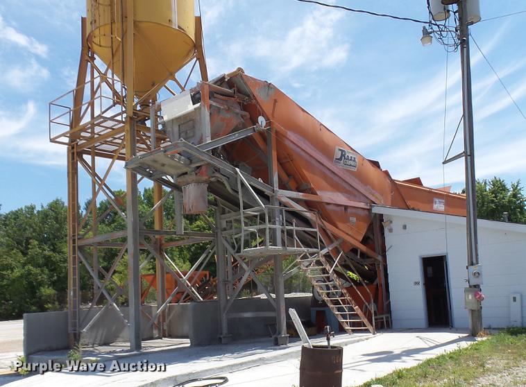 image for item DF3272 1979 Ross Rustler ready mix plant