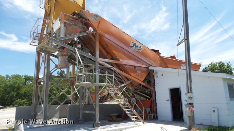 image for item DF3272 1979 Ross Rustler ready mix plant