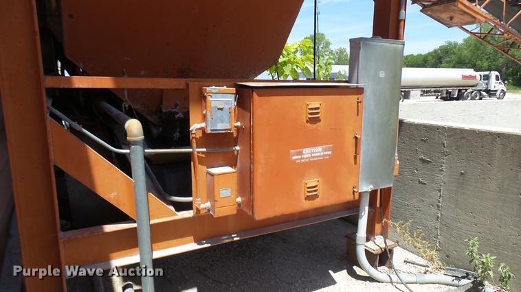 image for item DF3272 1979 Ross Rustler ready mix plant