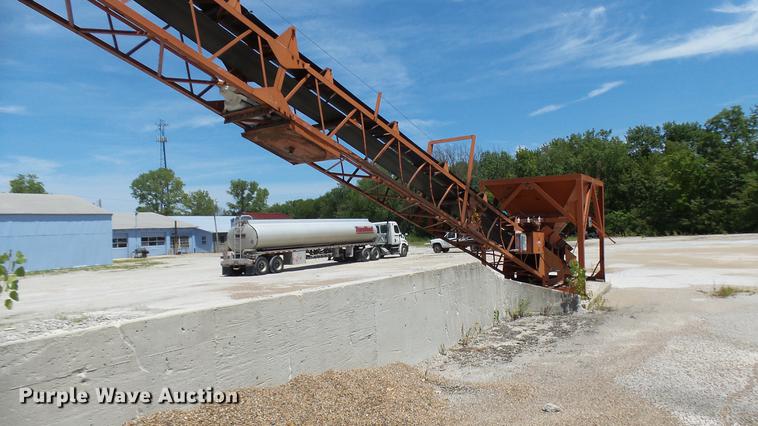 image for item DF3272 1979 Ross Rustler ready mix plant