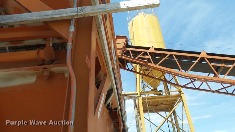 image for item DF3272 1979 Ross Rustler ready mix plant