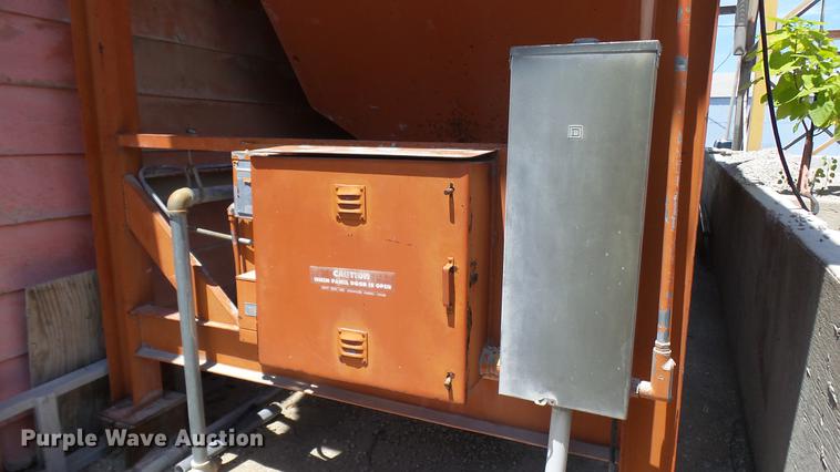 image for item DF3272 1979 Ross Rustler ready mix plant