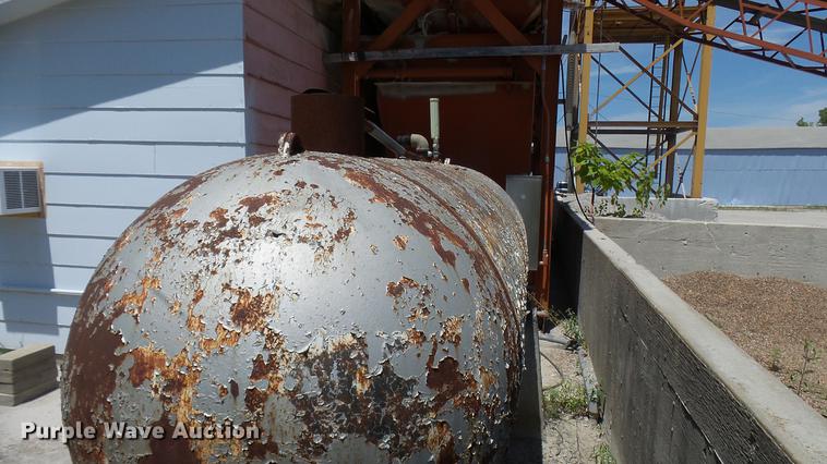 image for item DF3272 1979 Ross Rustler ready mix plant