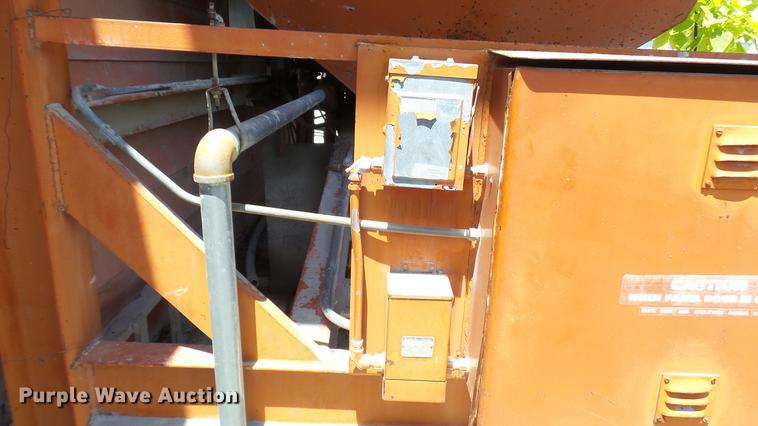 image for item DF3272 1979 Ross Rustler ready mix plant