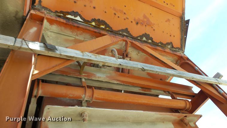 image for item DF3272 1979 Ross Rustler ready mix plant