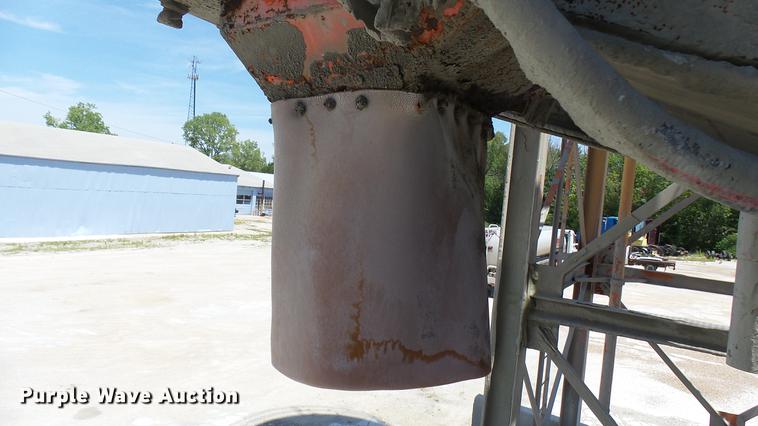 image for item DF3272 1979 Ross Rustler ready mix plant