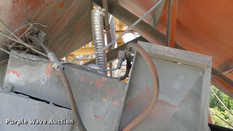 image for item DF3272 1979 Ross Rustler ready mix plant