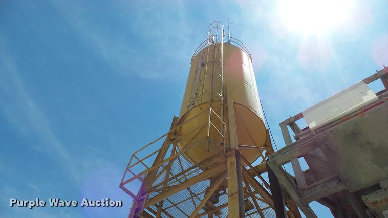 image for item DF3272 1979 Ross Rustler ready mix plant