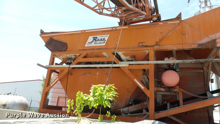 image for item DF3272 1979 Ross Rustler ready mix plant
