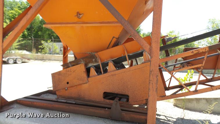 image for item DF3272 1979 Ross Rustler ready mix plant