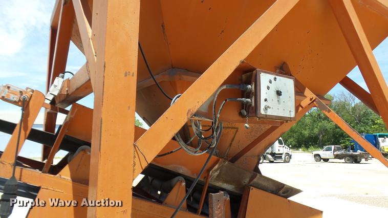 image for item DF3272 1979 Ross Rustler ready mix plant