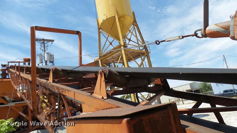 image for item DF3272 1979 Ross Rustler ready mix plant