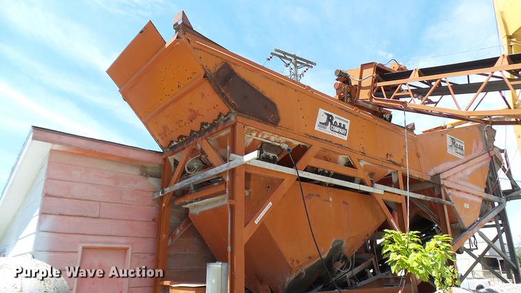 image for item DF3272 1979 Ross Rustler ready mix plant