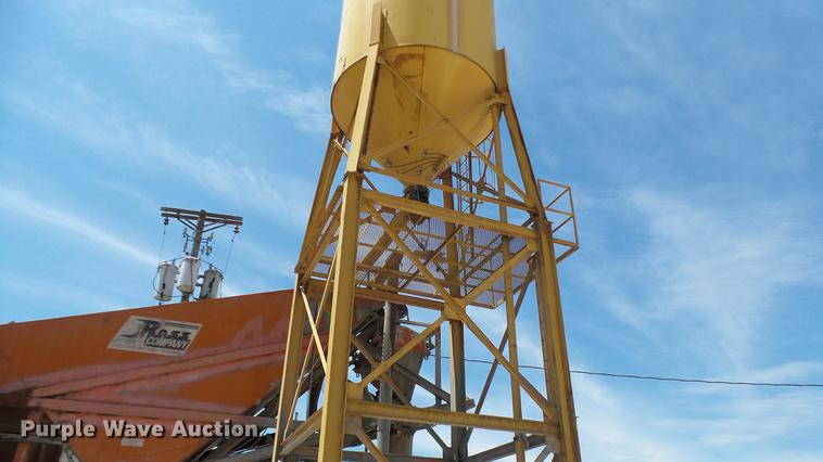 image for item DF3272 1979 Ross Rustler ready mix plant