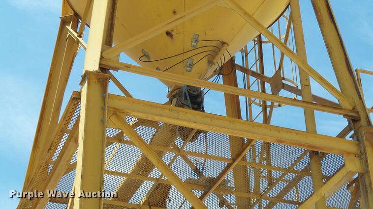 image for item DF3272 1979 Ross Rustler ready mix plant