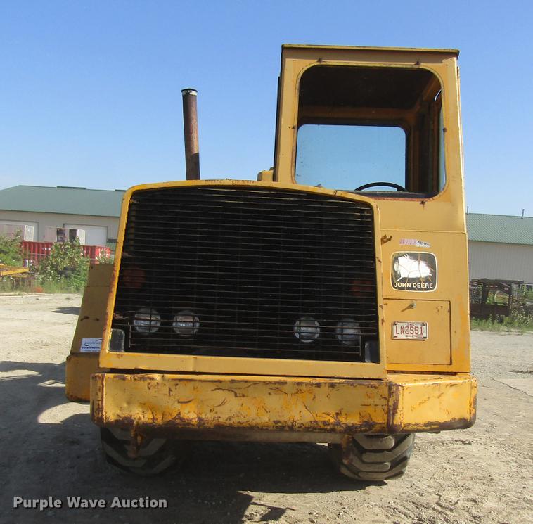 image for item DF3843 1986 John Deere 762A elevating scraper