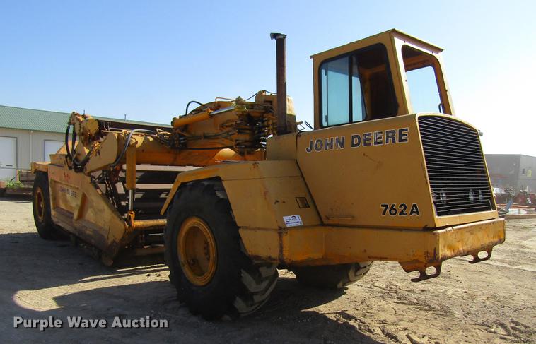 image for item DF3843 1986 John Deere 762A elevating scraper