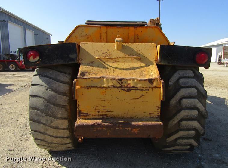 image for item DF3843 1986 John Deere 762A elevating scraper