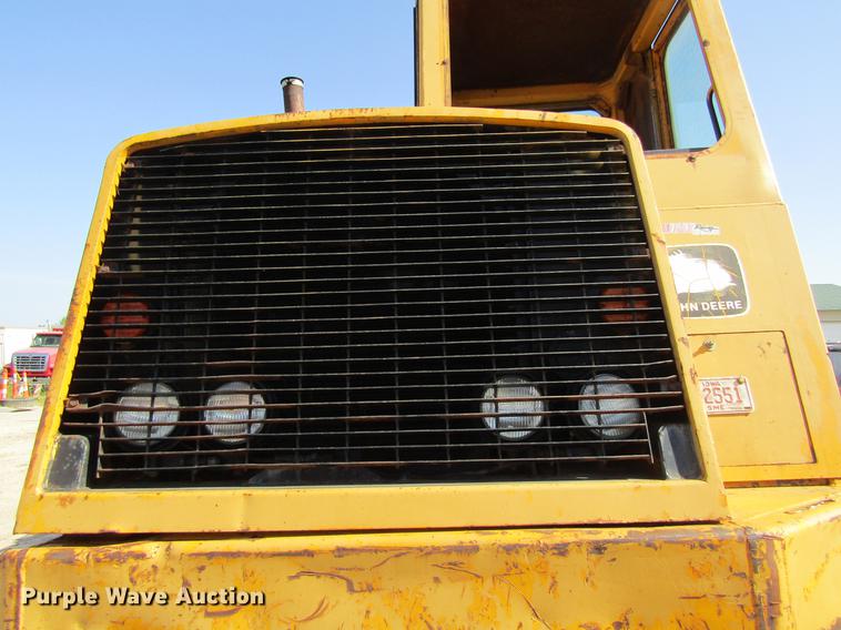 image for item DF3843 1986 John Deere 762A elevating scraper