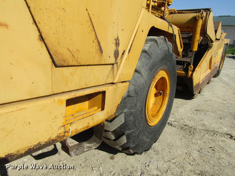 image for item DF3843 1986 John Deere 762A elevating scraper