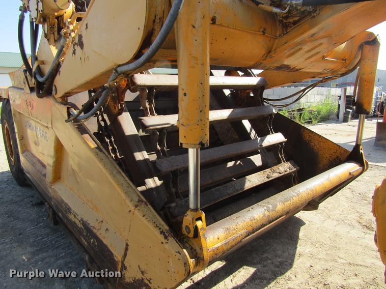 image for item DF3843 1986 John Deere 762A elevating scraper