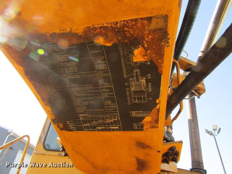 image for item DF3843 1986 John Deere 762A elevating scraper