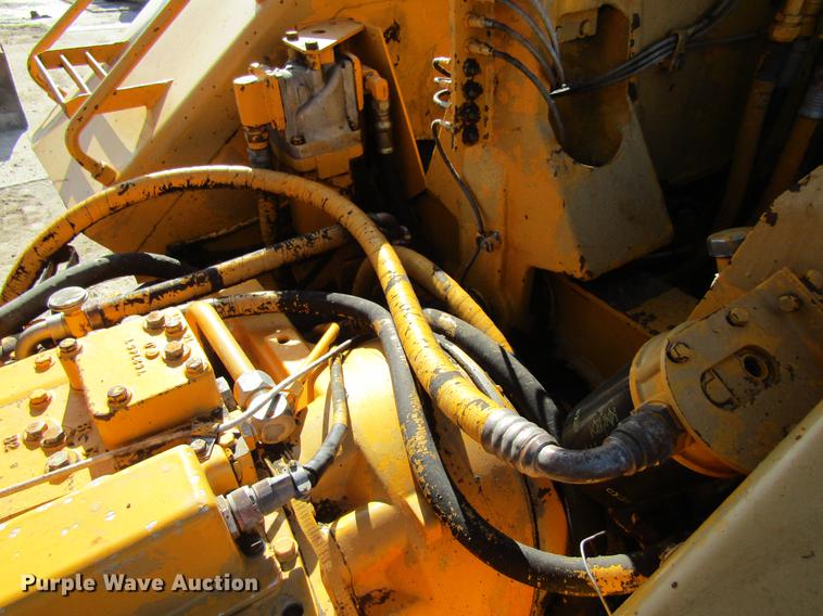 image for item DF3843 1986 John Deere 762A elevating scraper