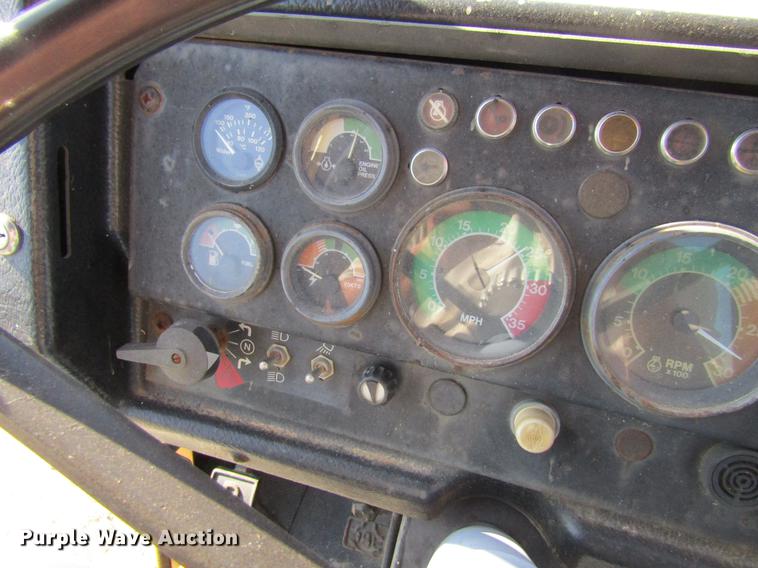 image for item DF3843 1986 John Deere 762A elevating scraper