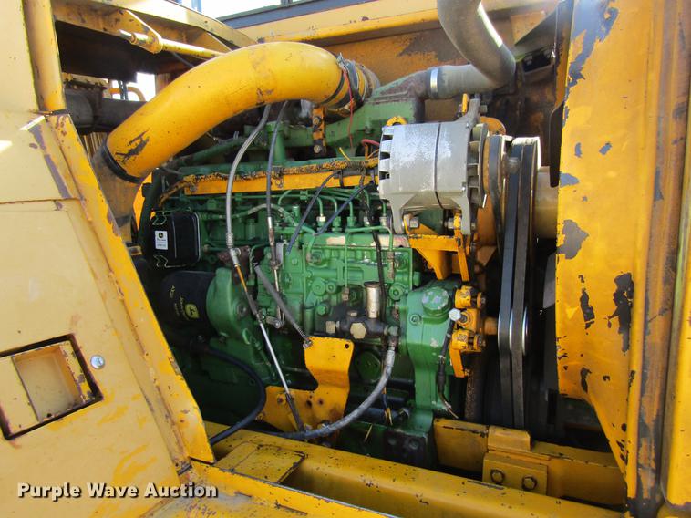 image for item DF3843 1986 John Deere 762A elevating scraper