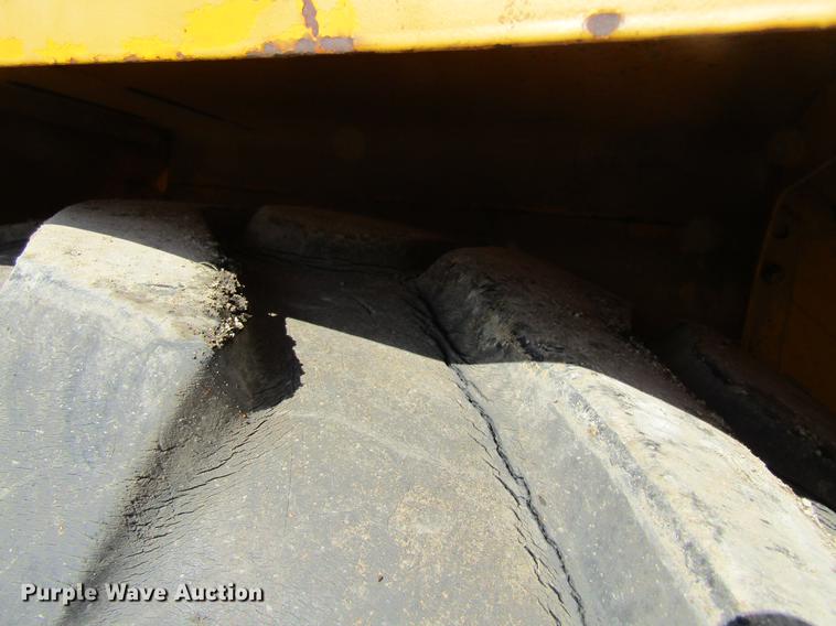 image for item DF3843 1986 John Deere 762A elevating scraper