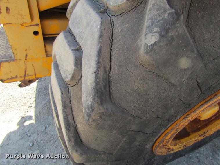 image for item DF3843 1986 John Deere 762A elevating scraper