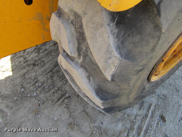 image for item DF3843 1986 John Deere 762A elevating scraper