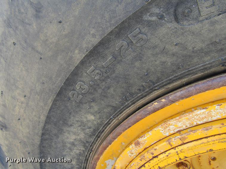 image for item DF3843 1986 John Deere 762A elevating scraper