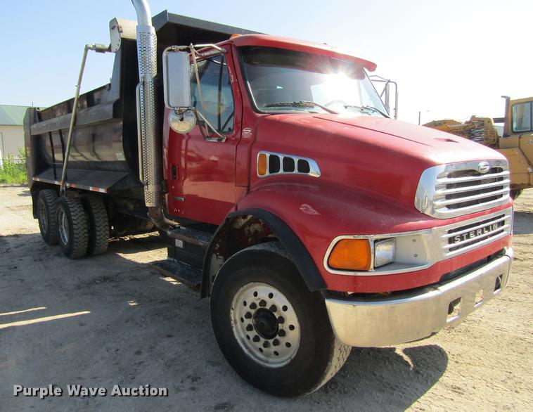 image for item DF3844 2001 Sterling Acterra M8500 dump truck