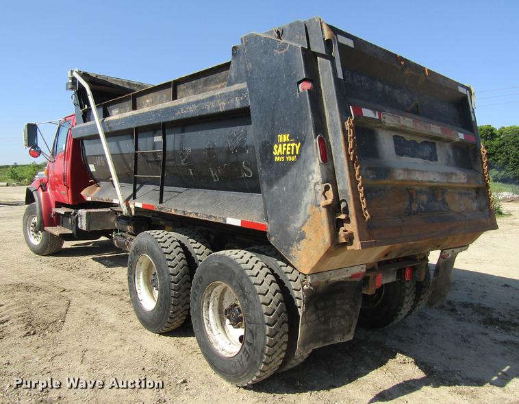 image for item DF3844 2001 Sterling Acterra M8500 dump truck