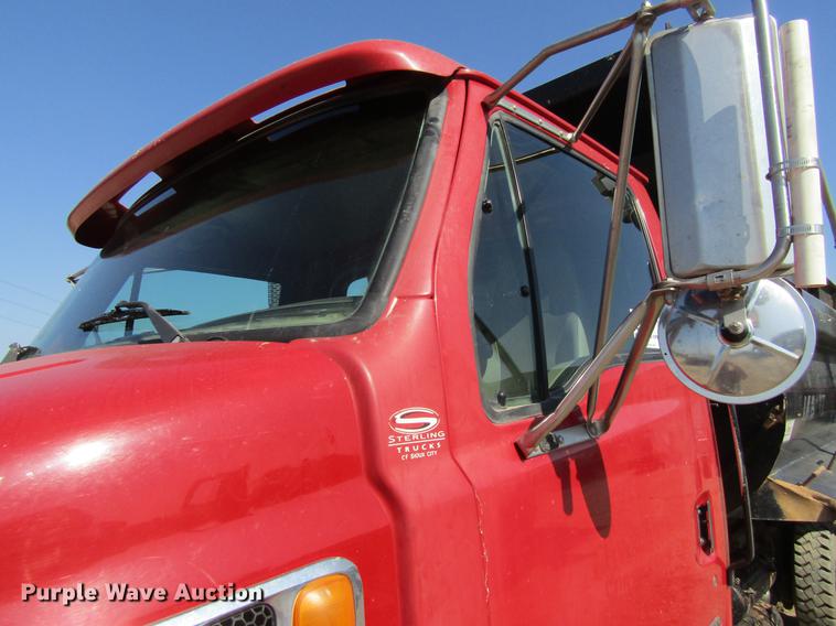 image for item DF3844 2001 Sterling Acterra M8500 dump truck