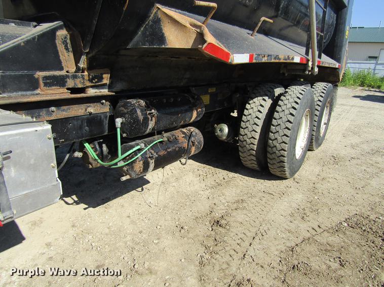 image for item DF3844 2001 Sterling Acterra M8500 dump truck