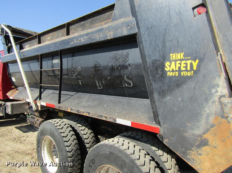 image for item DF3844 2001 Sterling Acterra M8500 dump truck