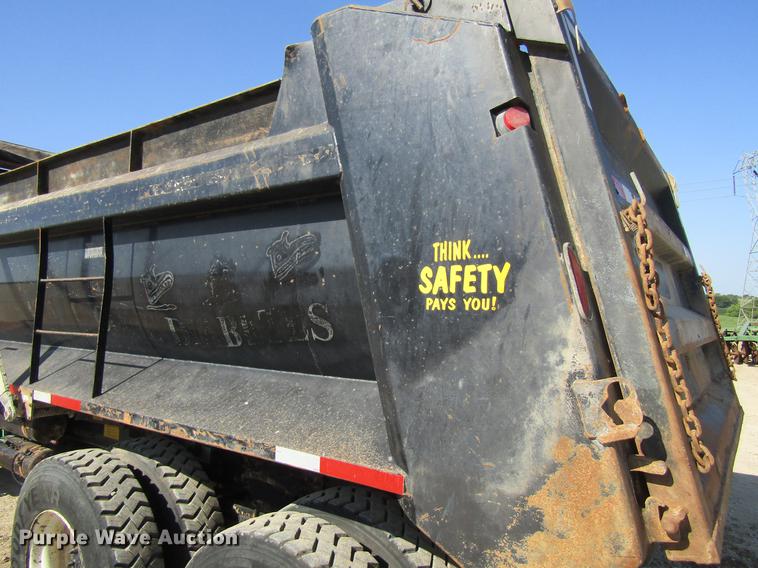 image for item DF3844 2001 Sterling Acterra M8500 dump truck