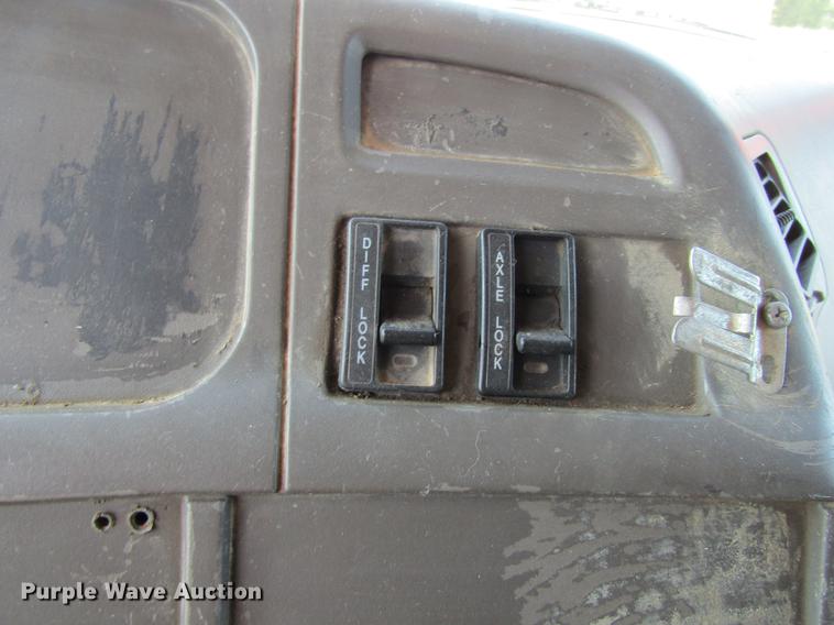 image for item DF3844 2001 Sterling Acterra M8500 dump truck