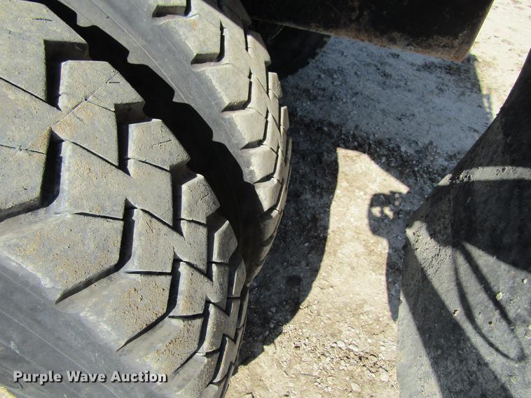 image for item DF3844 2001 Sterling Acterra M8500 dump truck