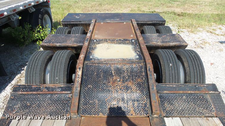 image for item DF4302 1986 Trail King 1500-3960 low boy equipment trailer