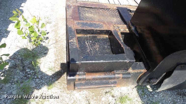 image for item DF4302 1986 Trail King 1500-3960 low boy equipment trailer